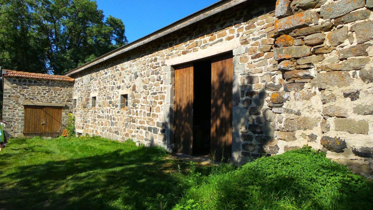 Maison De Famille Au Plateau Du Mezenc Les Vastres Buitenkant foto